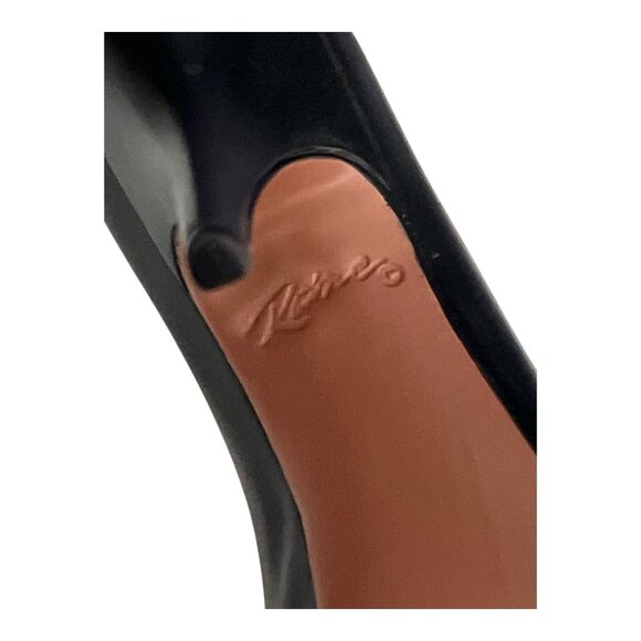 Just the Right Shoe La Rosa Miniature Pump by Beverly Feldman 2000 - Picture 7 of 12